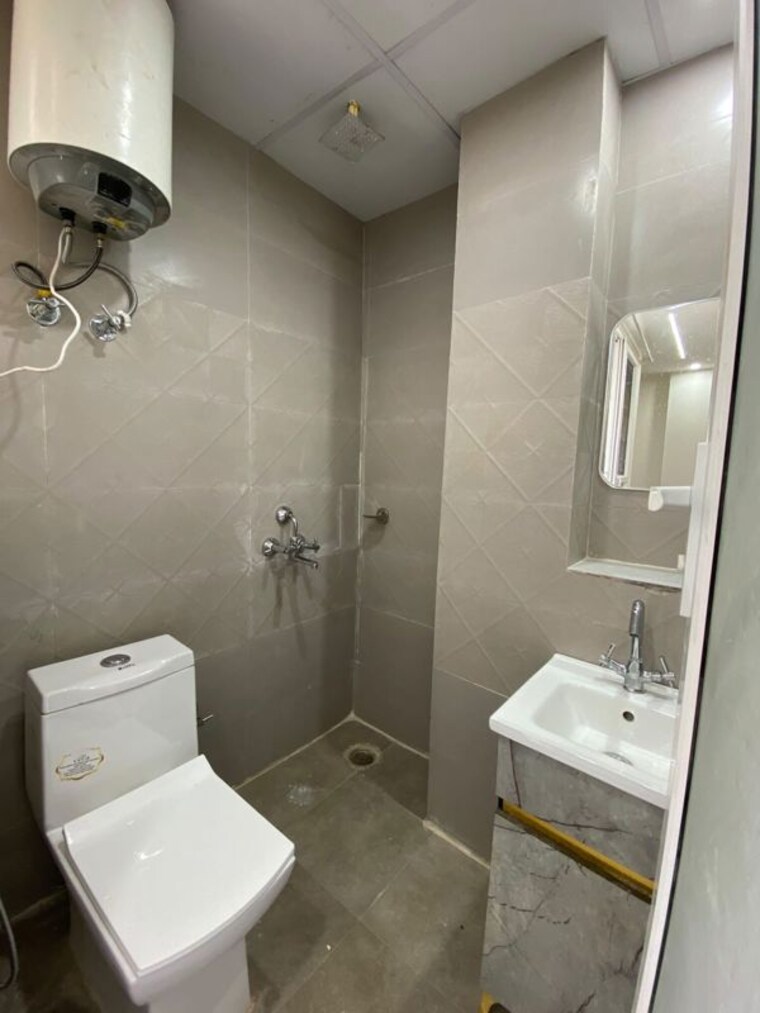 Bathroom, experion-one-42 1 RK 265 Sq.Ft. Independent House In Sector 42 Gurgaon 10750865