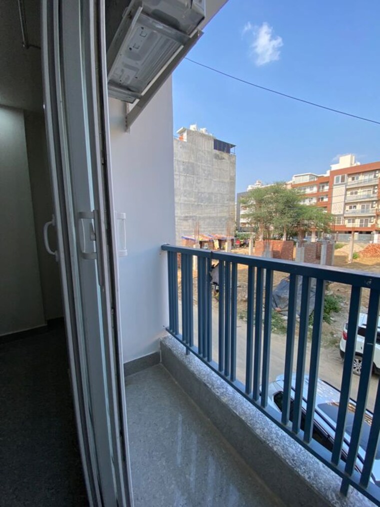 Balcony, experion-one-42 1 RK 265 Sq.Ft. Independent House In Sector 42 Gurgaon 10750865