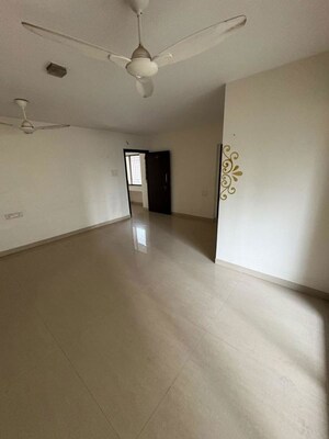 Room in 2 BHK Apartment at Oshiwara – for Rent