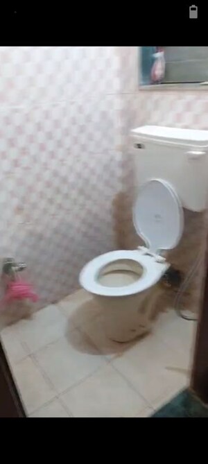 Bathroom in 1 BHK Apartment at Santacruz East – for Rent