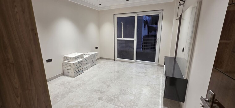 Room, sector 7 4 Bedroom 292 Sq.Yd. Builder Floor In Sector 7 Gurgaon 10750338