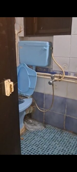 Bathroom in 2 BHK Villa at Santacruz East – for Rent