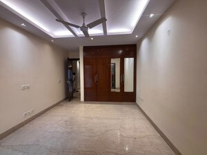 Room in 3 BHK Builder Floor at Greater Kailash I – for Rent