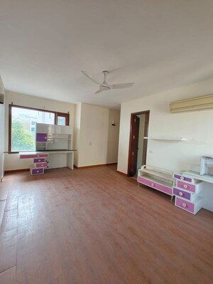 Room in 3 BHK Builder Floor at Chittaranjan Park – for Sale