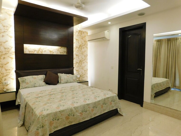 Bedroom, east of kailash 3 Bedroom 208 Sq.Yd. Builder Floor In East Of Kailash Delhi 10748570