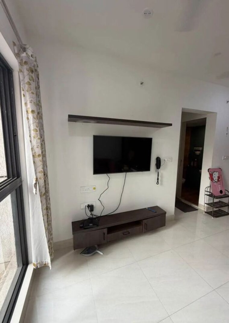 Room, lodha-crown-quality-homes 1 Bedroom 450 Sq.Ft. Apartment In Majiwada Thane 10750940