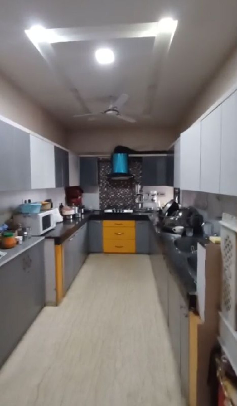 Kitchen, kavi nagar 3.5 Bedroom 268 Sq.Yd. Builder Floor In Kavi Nagar Ghaziabad 10750991