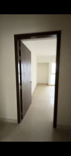 4 BHK Apartment – Entrance View at Sheth Avalon, Laxmi Nagar - for Sale