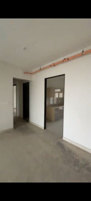 Room in 4 BHK Apartment at Sheth Avalon, Laxmi Nagar – for Sale