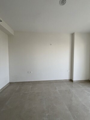 Room in 4 BHK Apartment at Sare Home, Sector 92 – for Sale