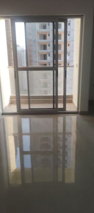 Room in 3 BHK Apartment at SAS Diamond Towers, Financial District – for Sale