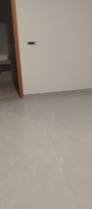 Room in 3 BHK Apartment at SAS Diamond Towers, Financial District – for Sale