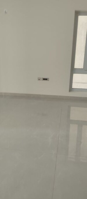 Room in 3 BHK Apartment at SAS Diamond Towers, Financial District – for Sale