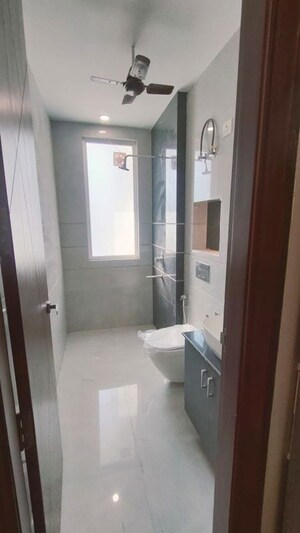 Bathroom in 3.5 BHK Builder Floor at Auram Floor, South City 2 – for Rent