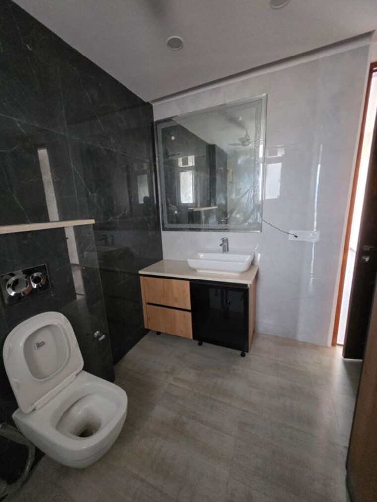  Parking, sector 57 3 Bedroom 1750 Sq.Ft. Builder Floor In Sector 57 Gurgaon 10751109