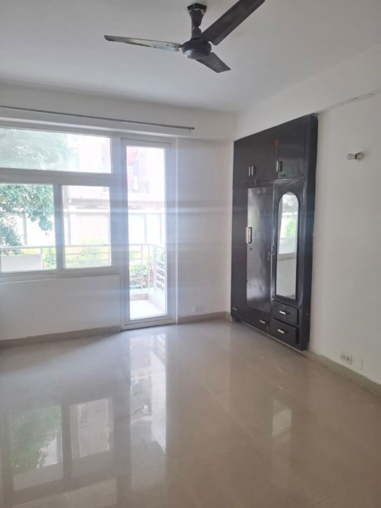 Room, tulip-petals 3 Bedroom 1550 Sq.Ft. Apartment In Sector 89 Gurgaon 10751105