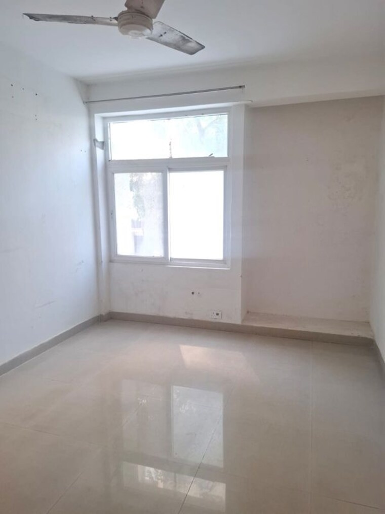 Room, tulip-petals 3 Bedroom 1550 Sq.Ft. Apartment In Sector 89 Gurgaon 10751105