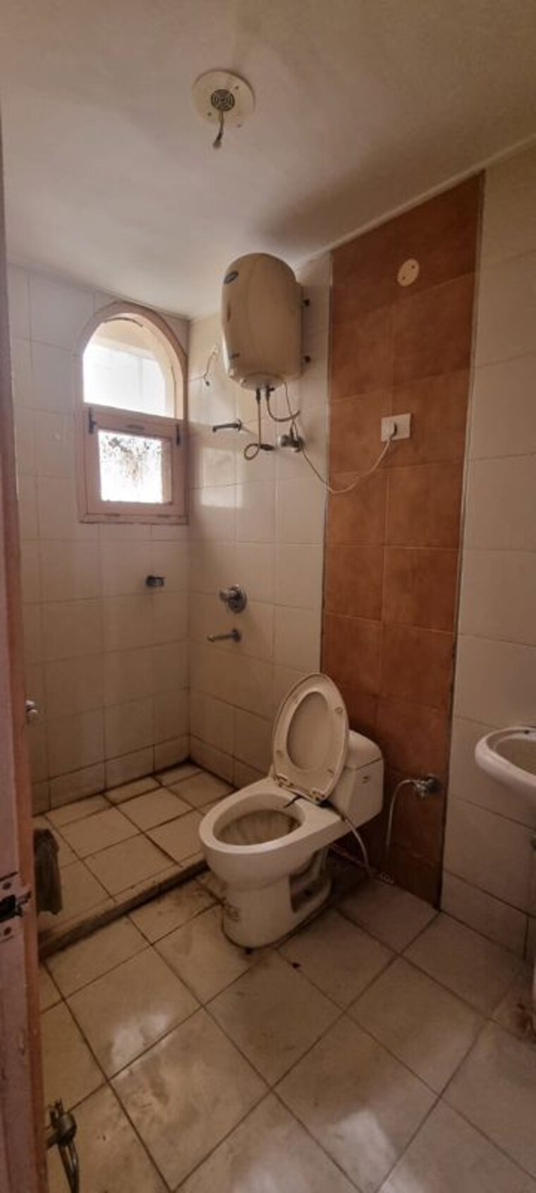 Bathroom, orbit-signature-walk 3 Bedroom 1850 Sq.Ft. Apartment In Vip Road Zirakpur 10751115