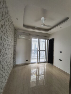 Room in 3 BHK Builder Floor at Ansal API Esencia, Sector 67 – for Rent