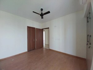 Room in 3.5 BHK Apartment at Godrej Golf Link Villas, Sector 27 Yamuna Expressway – for Sale