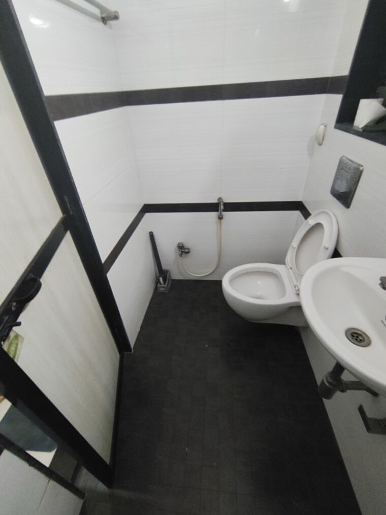 Team Area, dheeraj-ganga 2 Bedroom 1050 Sq.Ft. Apartment In Malad West Mumbai 10751128