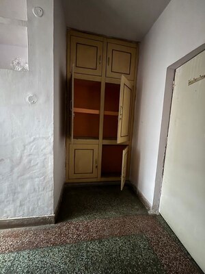 Room in 2 BHK Builder Floor at RWA Apartments, Sector 31 – for Rent