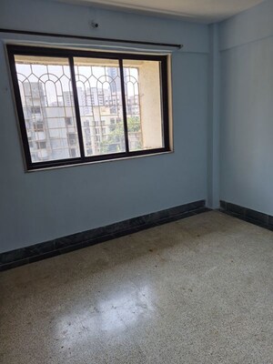 Building Lobby in 2 BHK Apartment at Park Avenue Apartment Kandivali, Kandivali West – for Rent