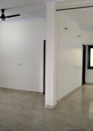 Room in 3 BHK Builder Floor at Vasundhara Sector 3 – for Rent