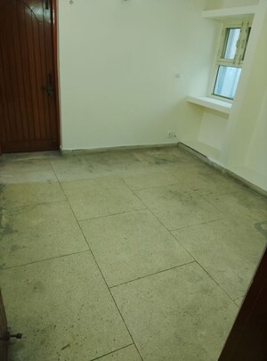 Room in 3 BHK Apartment at Ip Extension – for Rent