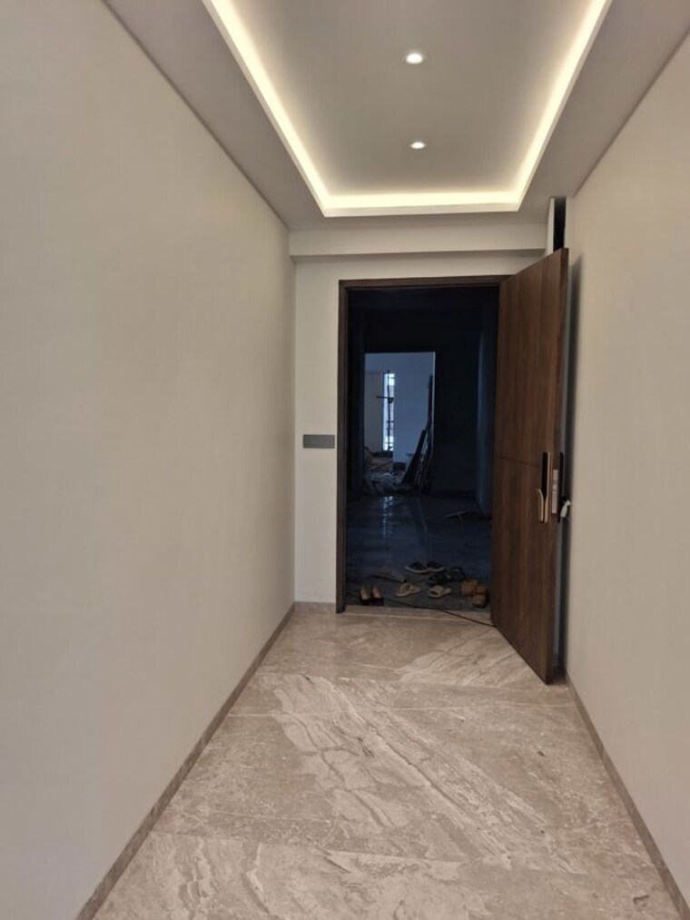 Room, piplod 5 Bedroom 5300 Sq.Ft. Apartment In Piplod Surat 10751207