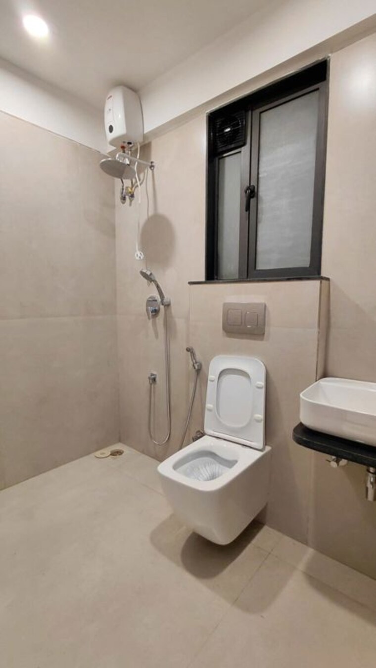 Bathroom, dlh-signature 3 Bedroom 1350 Sq.Ft. Apartment In Bandra West Mumbai 10751198