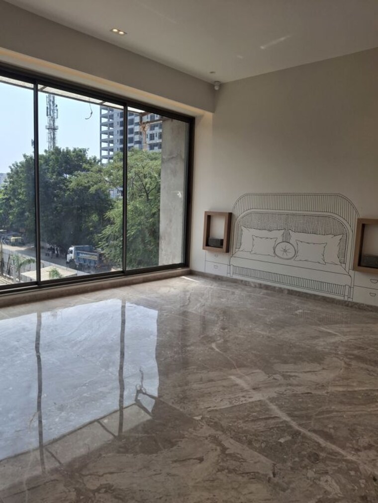 Room, piplod 4 Bedroom 4600 Sq.Ft. Apartment In Piplod Surat 10751223