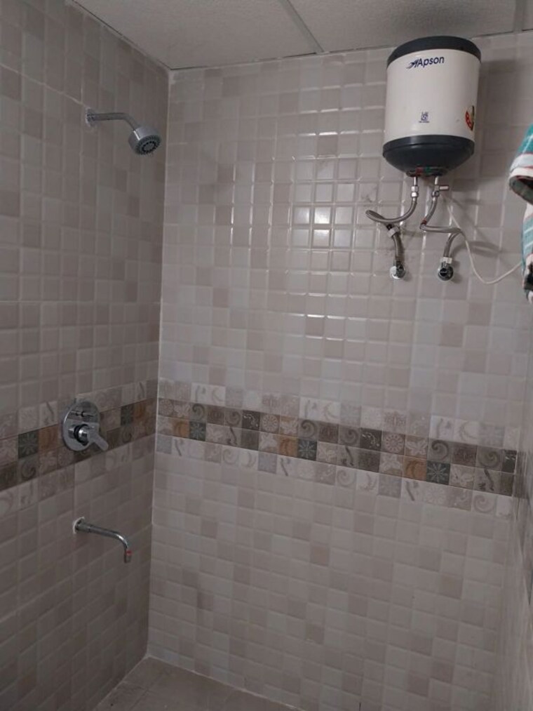 Bathroom, signature-global-park-4-and-5 2.5 Bedroom 1081 Sq.Ft. Apartment In Sohna Sector 36 Gurgaon 10751224