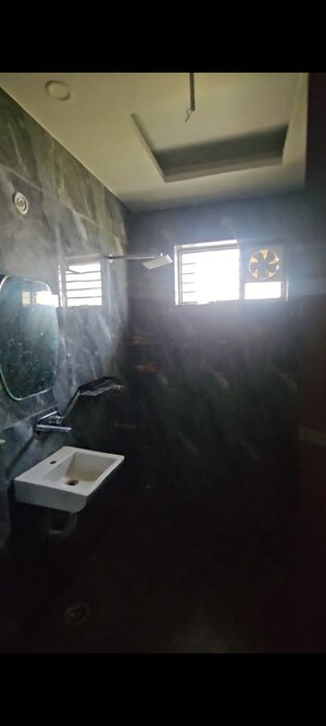 Parking in 3 BHK Builder Floor at Greenwood Enclave, Wave City – for Rent