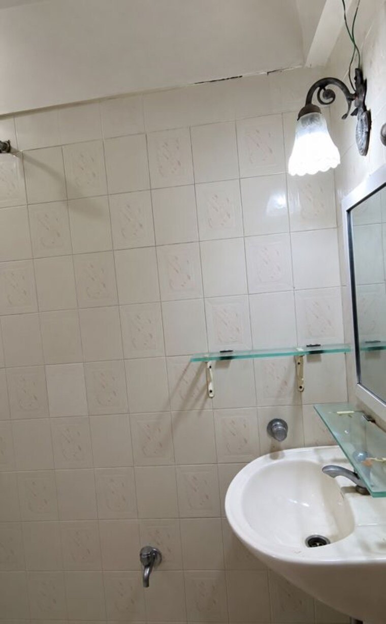 Bathroom, green-fields-apartment 1 Bedroom 532 Sq.Ft. Apartment In Andheri East Mumbai 10751264