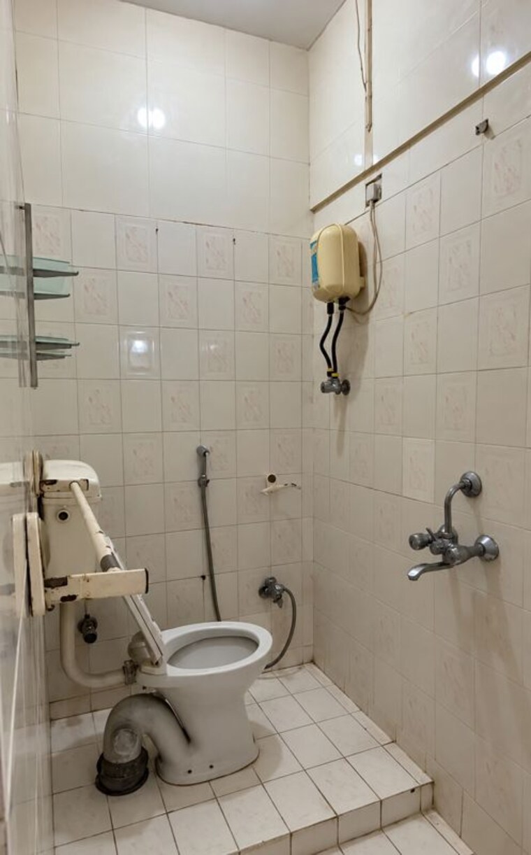 Bathroom, green-fields-apartment 1 Bedroom 532 Sq.Ft. Apartment In Andheri East Mumbai 10751264