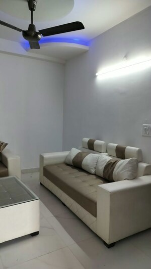 Hall in 1 BHK Builder Floor at Ansal Sushant Lok I, Sector 43 – for Rent