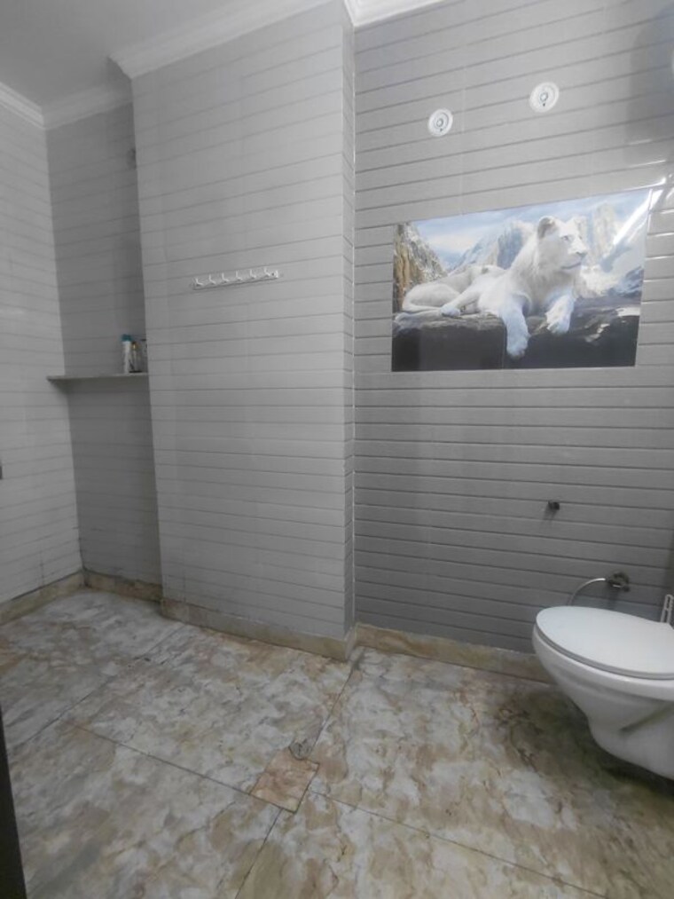 Bathroom, janakpuri 2 Bedroom 800 Sq.Ft. Builder Floor In Janakpuri Delhi 10751339