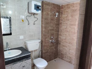 Bathroom in 1.5 BHK Builder Floor at Beta Ii Greater Noida – for Rent