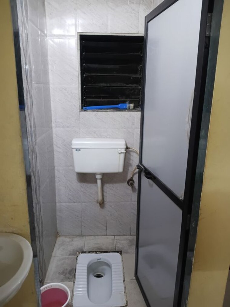 Bathroom, koliwada 1 Bedroom 450 Sq.Ft. Apartment In Koliwada Navi Mumbai 10751356