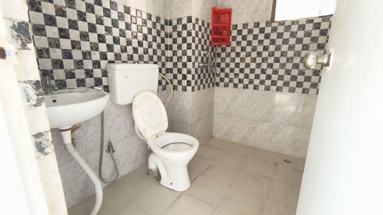 Bathroom, signature-global-synera 2 Bedroom 598 Sq.Ft. Apartment In Sector 81 Gurgaon 10751348