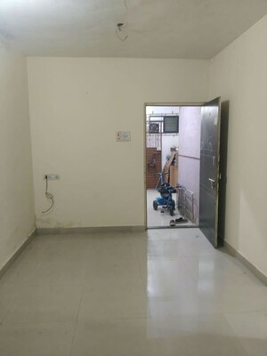 Room in 1 BHK Apartment at Koliwada – for Rent