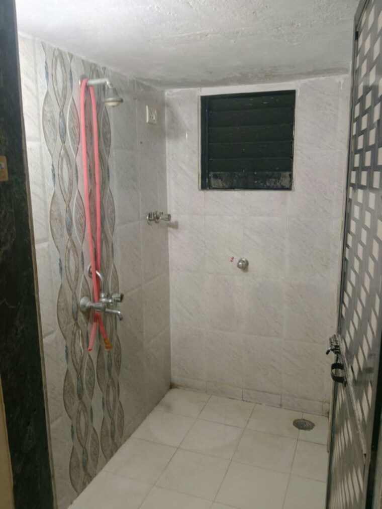 Bathroom, koliwada 1 Bedroom 390 Sq.Ft. Apartment In Koliwada Navi Mumbai 10751373