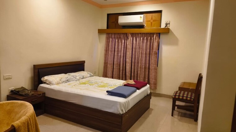 Bedroom, churchgate 6 Bedroom 3000 Sq.Ft. Apartment In Churchgate Mumbai 10751385