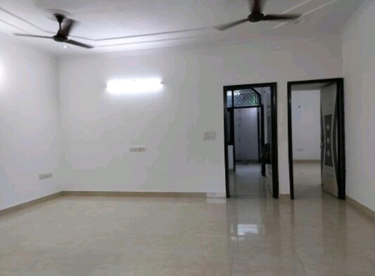 Room, rwa-apartments-sector-20 2 Bedroom 120 Sq.Mt. Independent House In Sector 20 Noida 10751401