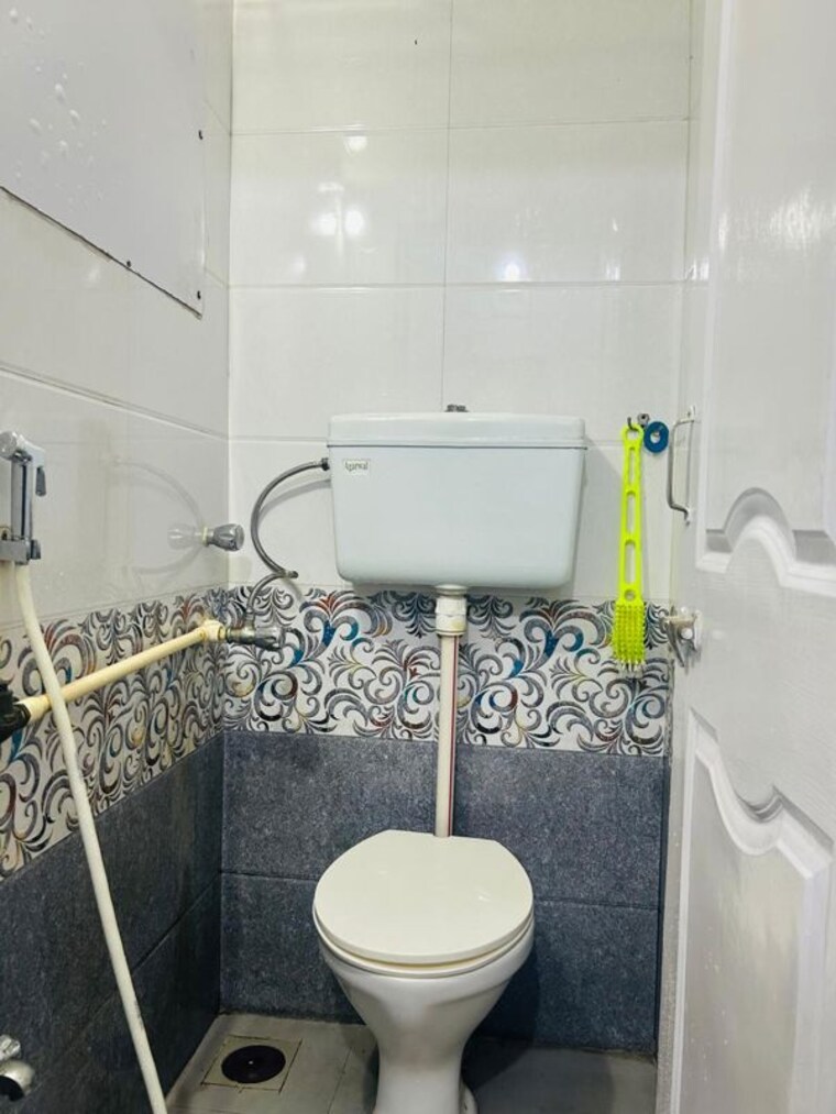 Bathroom, mountain-breeze 1 Bedroom 305 Sq.Ft. Apartment In Powai Mumbai 10751410