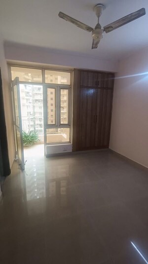 Room in 2 BHK Apartment at Supertech Eco Village II, Sector 16b Greater Noida – for Rent