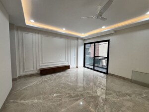 Room in 4 BHK Builder Floor at Shanti Kunj – for Rent