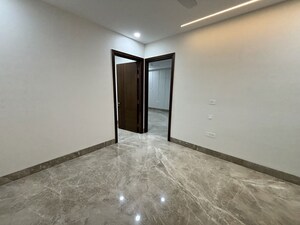 Room in 4 BHK Builder Floor at Shanti Kunj – for Rent