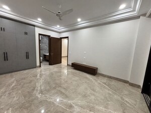 Room in 4 BHK Builder Floor at Shanti Kunj – for Rent